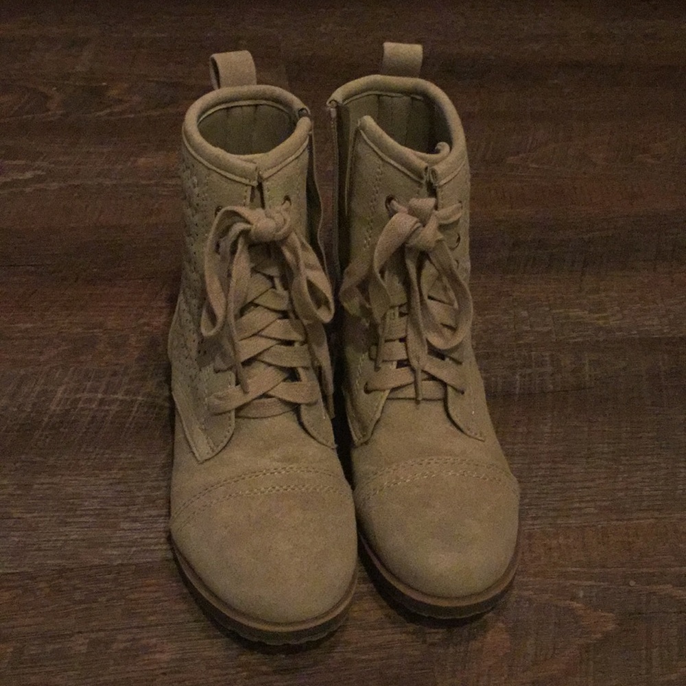 Tan Justice boots